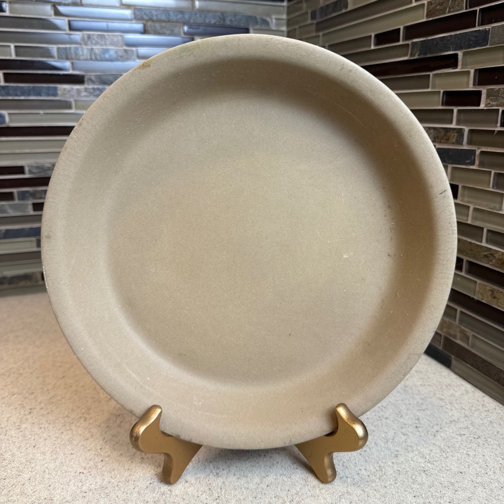 VTG Pampered Chef Family Heritage Collection Stoneware Pie Plate 10" Tan 960 USA